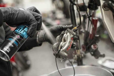 613 - Preparat do czyszczenia tarcz i klocków hamulcowych, zapobiega piszczeniu - 400ml - Brake Cleaner