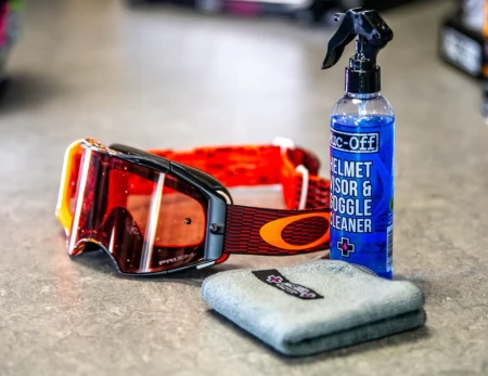 219 - Preparat do czyszczenia wizjerów i gogli - 250ml - Helmet Visor & Goggle Cleaner