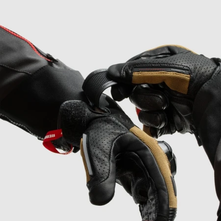 RĘKAWICE MOTOCYKLOWE REBELHORN DEFENDER DESERT BLACK RED