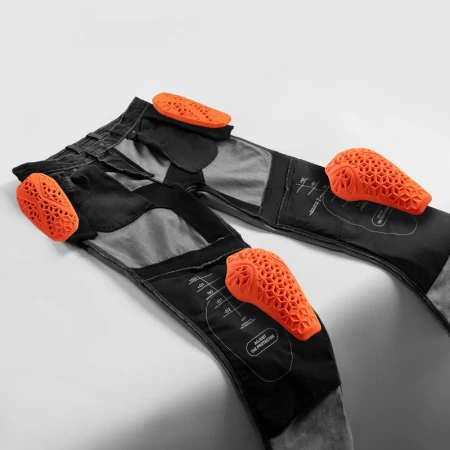 JEANSY MOTOCYKLOWE REBELHORN EAGLE 4 BLACK REGULAR FIT 28/32