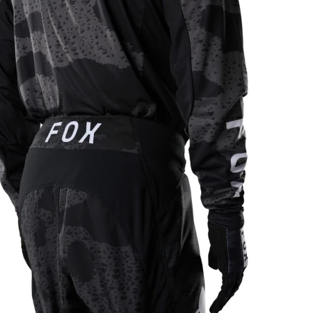 SPODNIE MOTOCYKLOWE FOX 180 BNKR BLACK CAMO