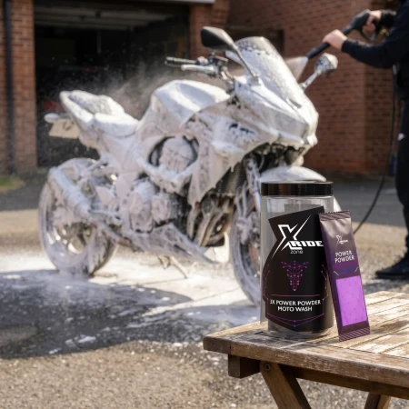 Power_Powder_MotoWash_lifestyle_01.webp