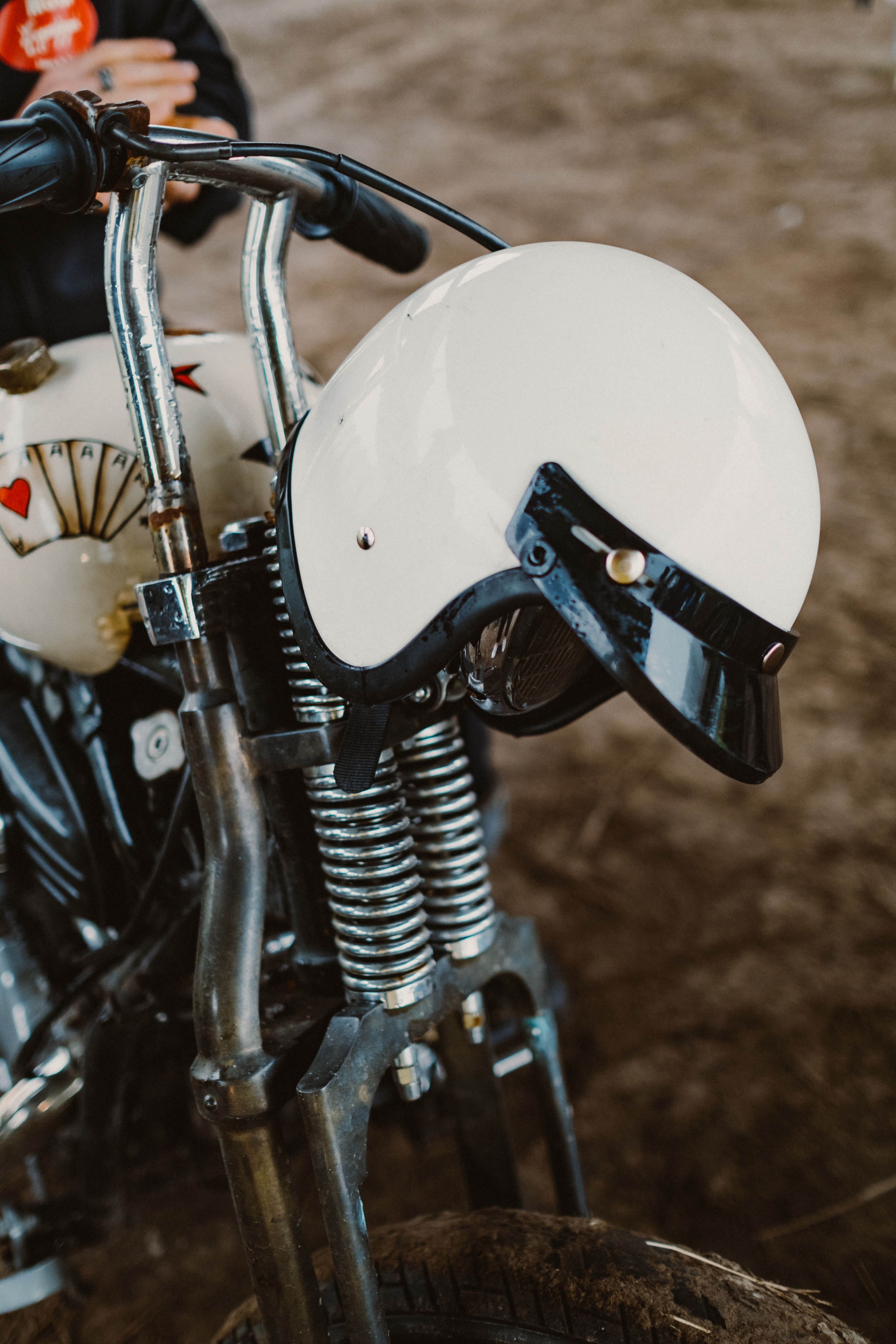 Kaski otwarte – jak wybrać i dopasować odpowiedni kask motocyklowy?